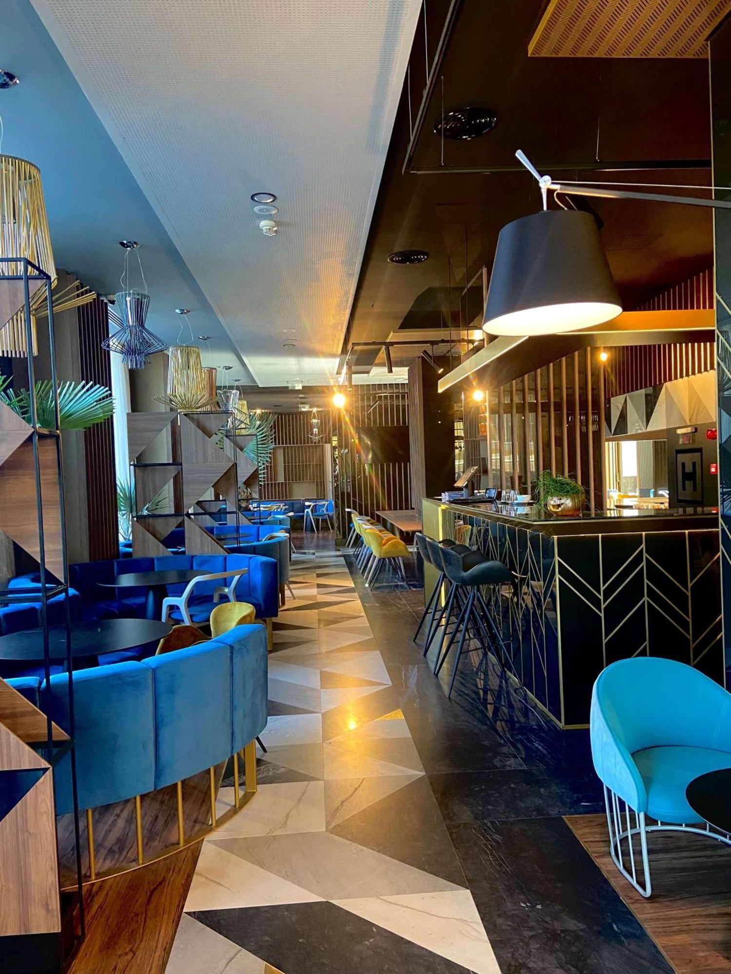 Radisson Blu Aurum Hotel, Hotel
